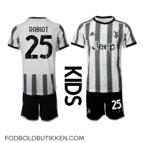 Juventus Adrien Rabiot #25 Hjemmebanetrøje Børn 2022-23 Kortærmet (+ Korte bukser)
